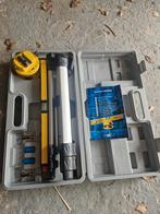 Laserwaterpas met statief nieuw, Doe-het-zelf en Verbouw, Meetapparatuur, Ophalen of Verzenden, Zo goed als nieuw