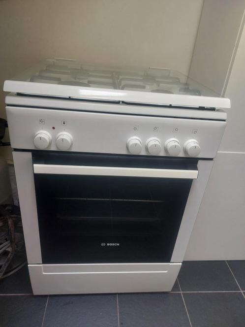 Oven fornuis Bosch, Witgoed en Apparatuur, Fornuizen, Gebruikt, Vrijstaand, Gas, 4 kookzones, Ophalen