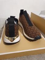 Michael Kors slip on all over logo maat 41, Michael Kors, Bruin, Ophalen of Verzenden, Sneakers of Gympen