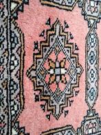 Vintage tapijt tafelloper roze., Huis en Inrichting, Stoffering | Tapijten en Kleden, Minder dan 50 cm, Ophalen of Verzenden, Zo goed als nieuw