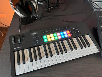 Novation Launchkey 37 MK4 beschikbaar voor biedingen