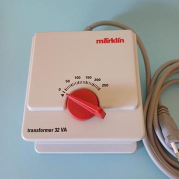 Märklin trafo 6647, luxe model 32VA beschikbaar voor biedingen