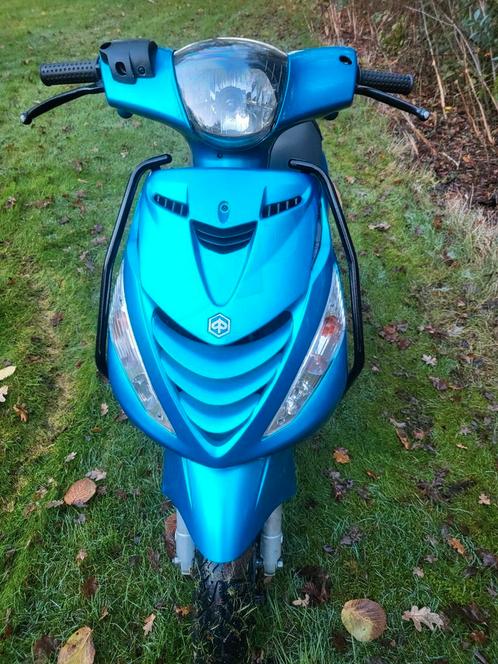zip 4 takt, Fietsen en Brommers, Scooters | Piaggio, Zo goed als nieuw, Zip, Maximaal 45 km/u, Benzine, Ophalen