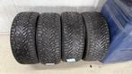 Spijkerbanden 235-45-R18 98V 8 mm nokian, Ophalen of Verzenden