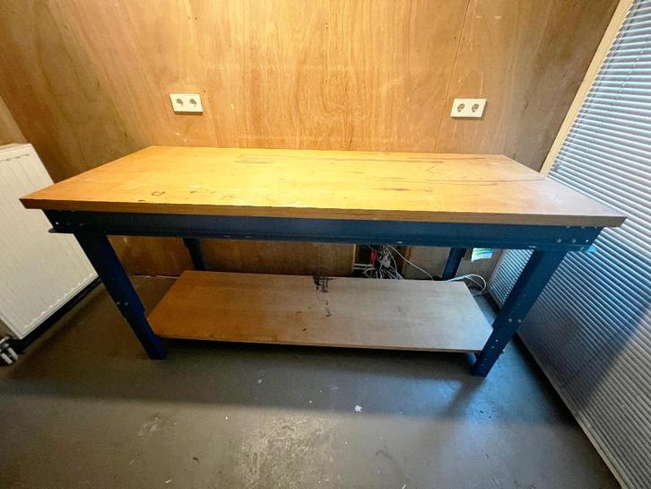 tevige Werkbank / Werktafel – Industrieel en Functioneel, Doe-het-zelf en Verbouw, Werkbanken, Gebruikt, Ophalen