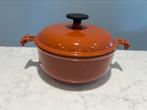 Le Creuset La Mama 17 cm Burnd Orange in nieuwstaat, Gietijzer, Ophalen of Verzenden, Zo goed als nieuw, Keramische plaat