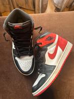 Air Jordan 1 Retro High OG "Track Red", Kleding | Heren, Schoenen, Ophalen of Verzenden