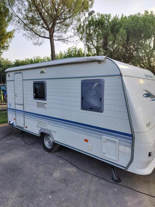 Adria 432PX Bouwjaar 2006, Caravans en Kamperen, Caravans, Particulier, tot en met 4, 750 - 1000 kg, Treinzit, Adria, Frans bed