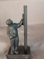 bronzen beeldje van Marlies Noordkamp "de steller", Ophalen of Verzenden, Zo goed als nieuw, Mens