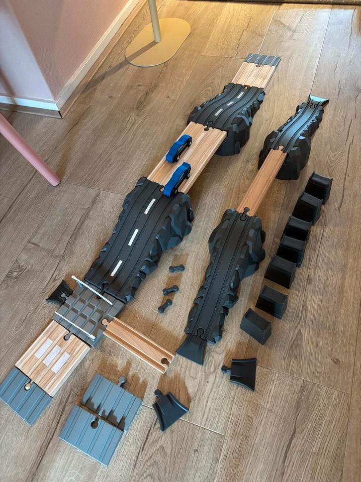 Houten trein uitbreidingsset met bruggen en weg, Kinderen en Baby's, Speelgoed | Houten speelgoed, Gebruikt, Ophalen of Verzenden