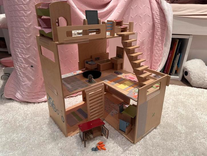 Groot Haba poppenhuis met meubels, Kinderen en Baby's, Speelgoed | Poppenhuizen, Poppenhuis, Ophalen of Verzenden