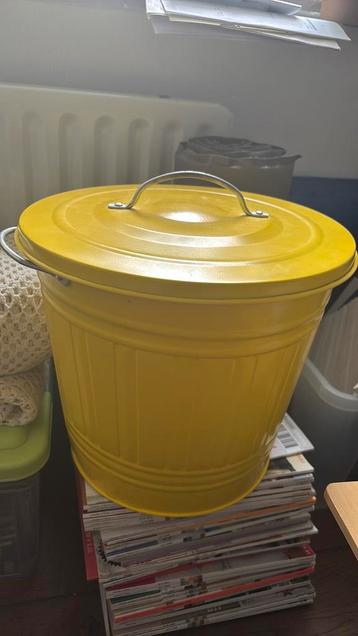 Ikea Knodd prullenbak opberger emmer geel metaal beschikbaar voor biedingen