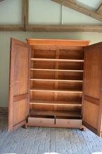 Prachtige grote strakke antieke kersen houten kast., Antiek en Kunst, Antiek | Meubels | Kasten, Verzenden