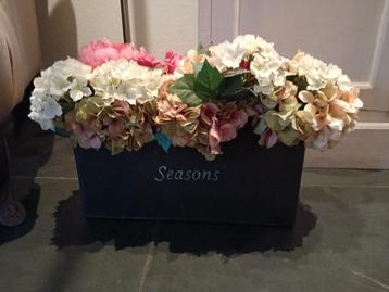 Bloemstuk in Seasons Pot beschikbaar voor biedingen