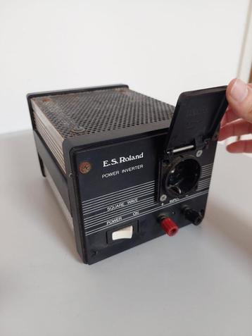 Power inverter 12v naar 220v beschikbaar voor biedingen