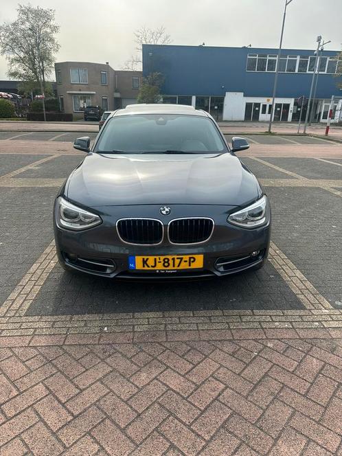 BMW 1-Serie (f20) 2.0 118D AUT 2015 Grijs M pakket keyless, Auto's, BMW, Particulier, 1-Serie, Diesel, E, Hatchback, Automaat