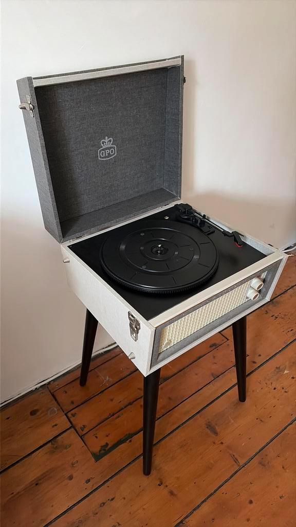 Grijze retro koffer platenspeler met pootjes, Audio, Tv en Foto, Platenspelers, Gebruikt, Platenspeler, Overige merken, USB-aansluiting