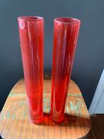 Set van 2 smalle hoge vazen, Ophalen of Verzenden, Minder dan 50 cm, Rood, Glas