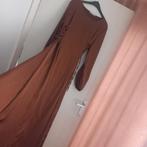 Bruine satijnen jurk - Nieuw!, Ophalen of Verzenden, Nieuw, Bruin