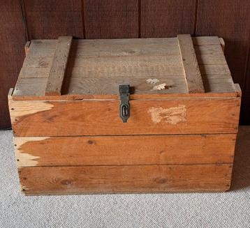 Oude Houten Koffer/Kist - Vintage Charme beschikbaar voor biedingen