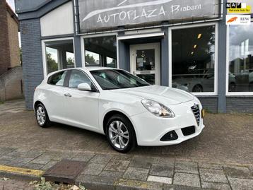 Alfa Romeo Giulietta 1.4 T Distinctive/CLIMA/ CRUISE/ LEER/  beschikbaar voor biedingen