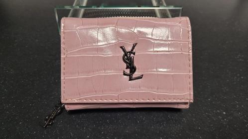 Yves Saint Laurent compact lila portemonnee, Sieraden, Tassen en Uiterlijk, Portemonnees, Gebruikt, Overige merken, Paars, Ophalen of Verzenden