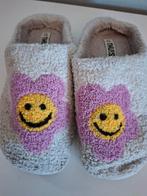 Leuke gebruikte sloffen met smiley, Wit, Ophalen of Verzenden, Pantoffels of Sloffen, Gedragen