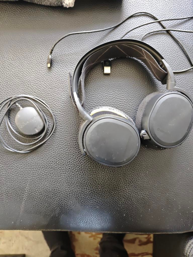 Steelseries Arctis 7 - Werkt, rechter pad kapot, Gebruikt, Over oor (circumaural), Draadloos, Ophalen