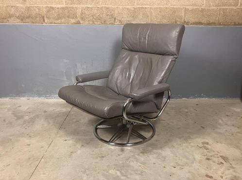 Draaifauteuil Leder Chroom Scandinavisch recliner, Huis en Inrichting, Fauteuils, Gebruikt, Leer, Metaal, 50 tot 75 cm, 75 tot 100 cm