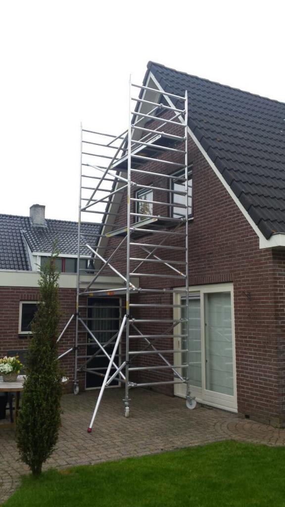 Steiger huren?!, Doe-het-zelf en Verbouw, Steigers, Zo goed als nieuw, Rolsteiger of Kamersteiger, 5 meter of hoger, Ophalen of Verzenden