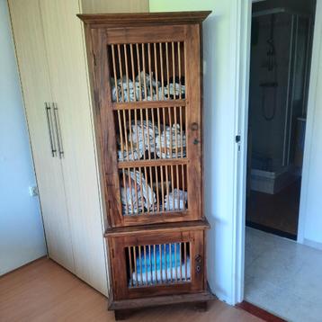 Corner cabinet beschikbaar voor biedingen