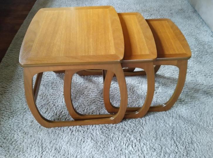 Vintage design nest tafeltjes van Nathan Furniture, Huis en Inrichting, Tafels | Bijzettafels, Gebruikt, Rechthoekig, 45 tot 60 cm