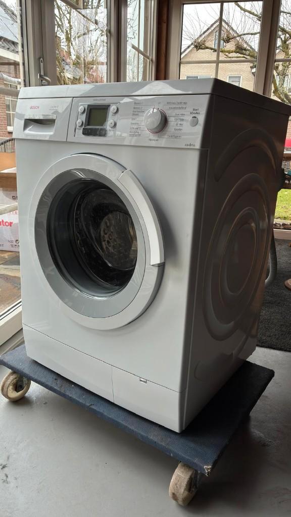 Bosch LOGIXX 8, Witgoed en Apparatuur, Wasmachines, Gebruikt, Voorlader, 6 tot 8 kg, 85 tot 90 cm, 1200 tot 1600 toeren, Energieklasse A of zuiniger