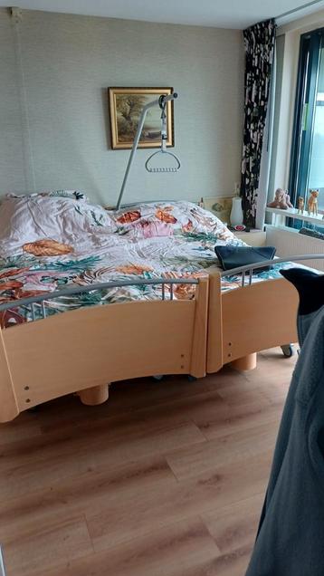 Hooglaag bedden 2 stuks beschikbaar voor biedingen