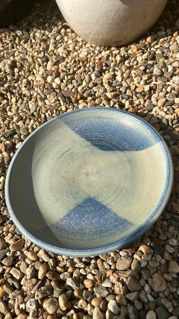 Vintage studio pottery blauw keramiek bord schaal beschikbaar voor biedingen