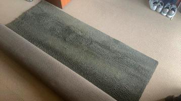 Vloerkleed 2 meter bij 3 meter, groen (mos-, bosgroen) beschikbaar voor biedingen