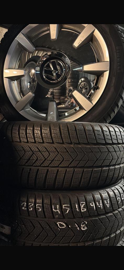 VW Beetle 18 inch Winterset - Originele Velgen, Auto-onderdelen, Banden en Velgen, Banden en Velgen, Winterbanden, 18 inch, 225 mm