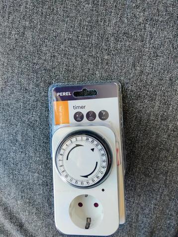 Analoge tijdschakelklok Perel beschikbaar voor biedingen
