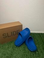 Yeezy Slides (blauw 44,5), Slippers, Zo goed als nieuw, Verzenden, Blauw