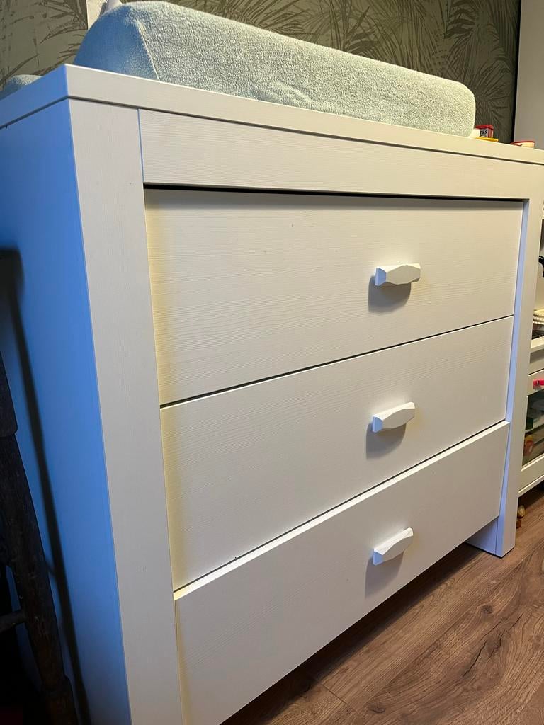 Commode met veel opbergruimte - lade beschadigd, Ophalen, Gebruikt, 50 tot 70 cm, 75 tot 100 cm