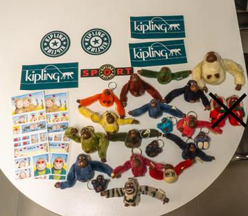 Lot vintage Kipling 18 sleutelhangers + veel stickers beschikbaar voor biedingen