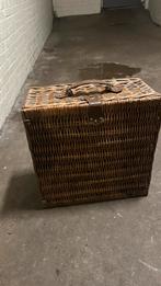 Picknickmand met servies en koeltas, Ophalen, Zo goed als nieuw