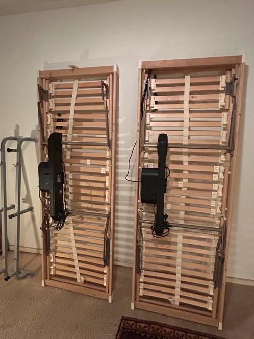 bedden met elektrisch verstelbare lattenbodems  140X185, Huis en Inrichting, Slaapkamer | Matrassen en Bedbodems, Zo goed als nieuw