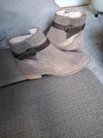 Nieuwe dames enkellaarsjes maat 38 Clarks, Beige, Lage of Enkellaarzen, Nieuw, Ophalen of Verzenden
