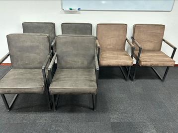Industriële stoelen beschikbaar voor biedingen