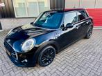 Mini Cooper 5 deurs bj. 2016 Led/XENON Leder 1 JAAR GARANTIE, Auto's, Voorwielaandrijving, 136 pk, Zwart, Leder