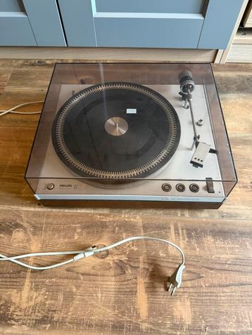 Philips 212 platenspeler beschikbaar voor biedingen