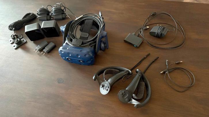 HTC Vive Pro + Index Controllers + Base Stations, Spelcomputers en Games, Virtual Reality, Gebruikt, Pc, VR-bril, Ophalen of Verzenden