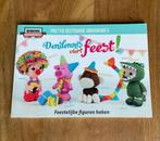 dendennis viert feest haken feestelijke figuren amigurumi's, Hobby en Vrije tijd, Ophalen of Verzenden, Nieuw, Haken, Patroon of Boek