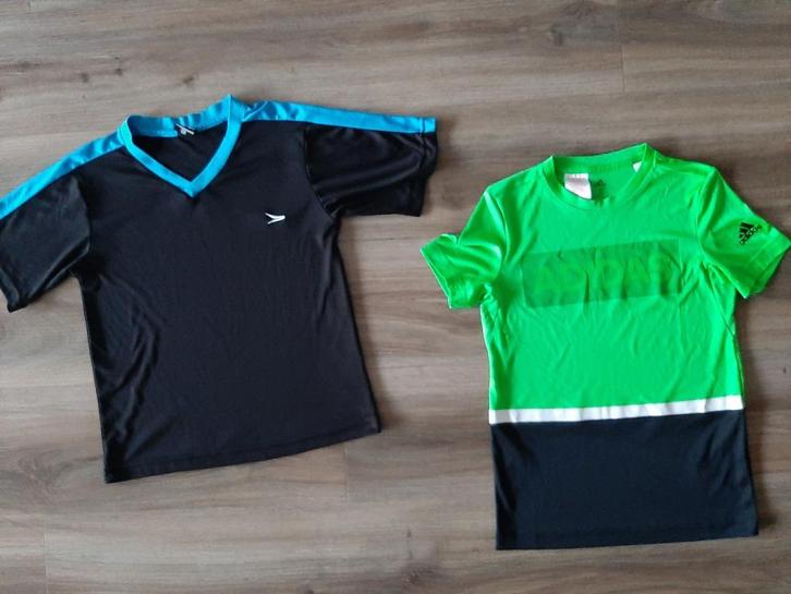 Twee mooie nieuwe jongens sportshirt (maat 140), Kinderen en Baby's, Kinderkleding | Maat 140, Zo goed als nieuw, Jongen, Sport- of Zwemkleding